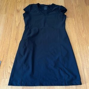 L.L.Bean fitness dress size medium black cap sleeve vneck